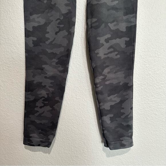 Spanx Seamless Green Camo Leggings SZ S - Picture 5 of 11